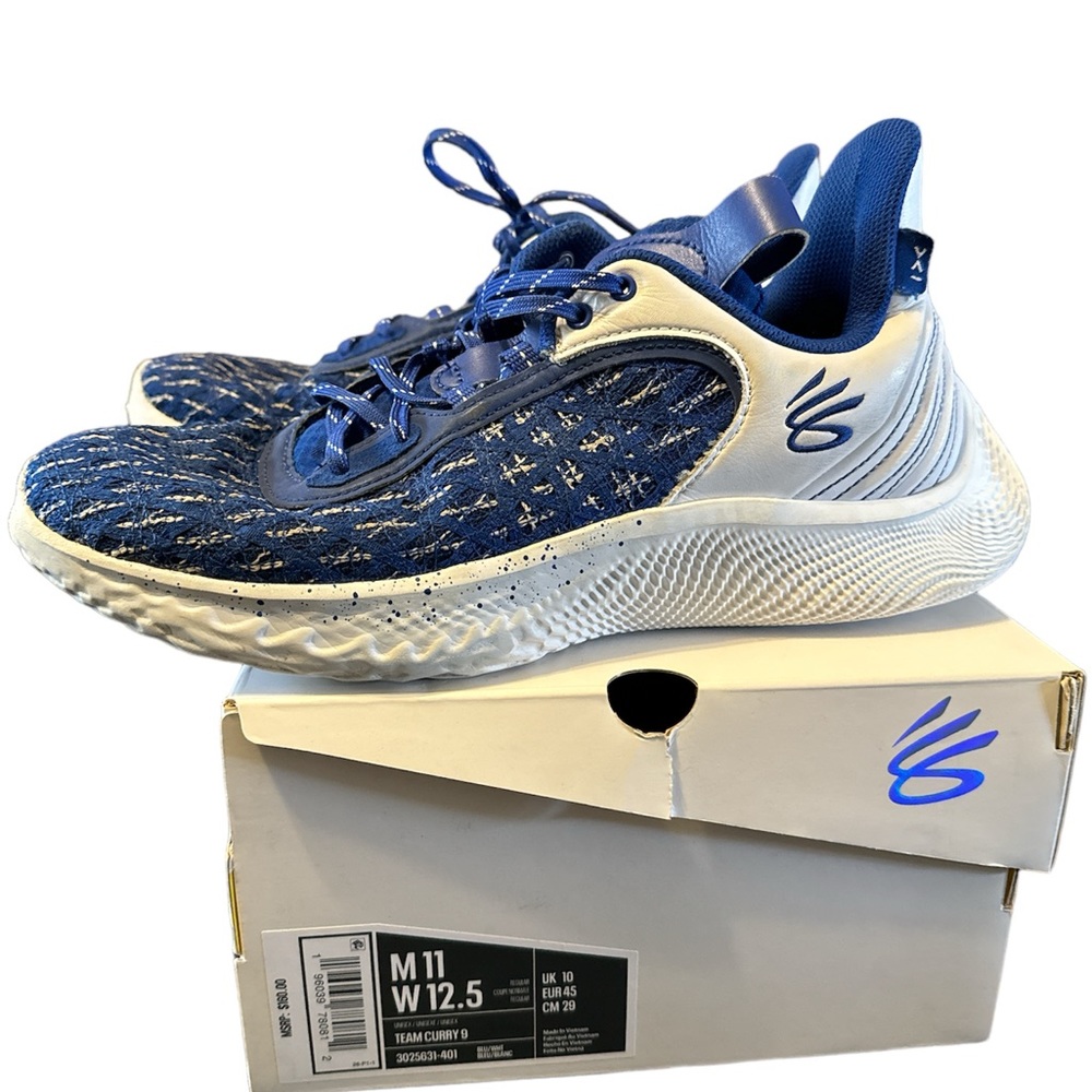Steph Curry Basketball Shoes. Team Curry 9. Blue and White. Mens size 11.